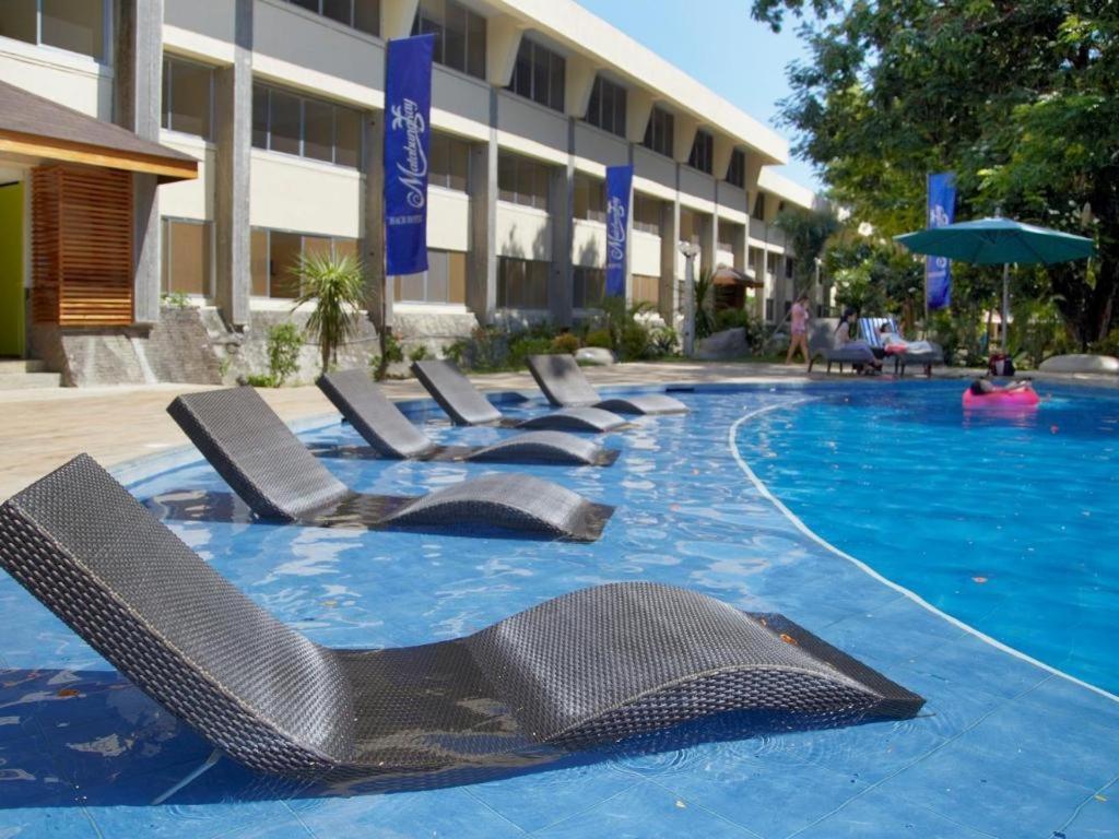 Matabungkay Beach Hotel Batangas Extérieur photo