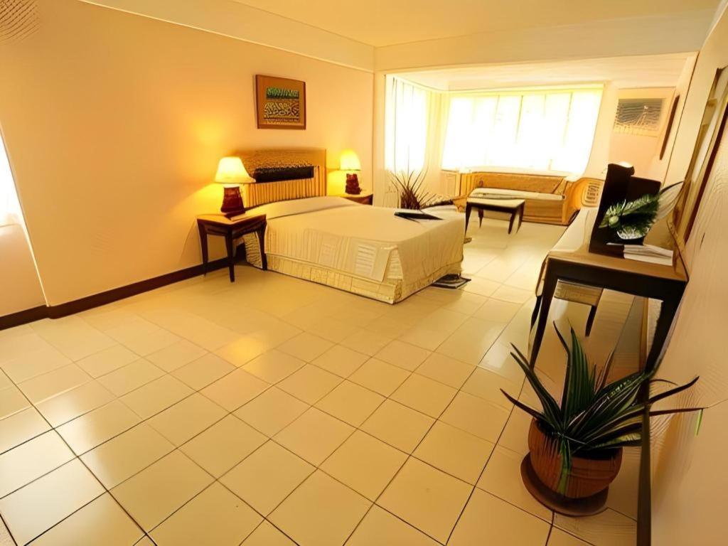 Matabungkay Beach Hotel Batangas Extérieur photo