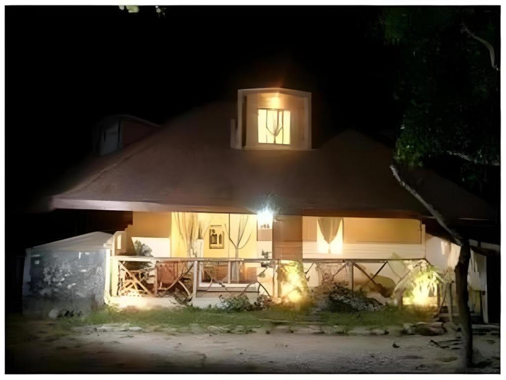 Matabungkay Beach Hotel Batangas Extérieur photo