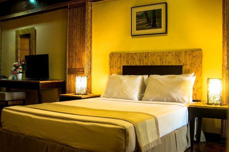 Matabungkay Beach Hotel Batangas Extérieur photo