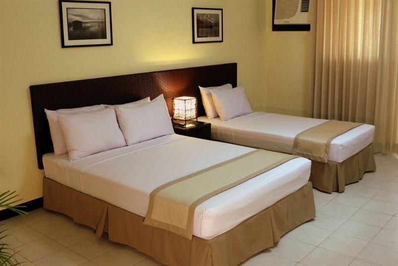 Matabungkay Beach Hotel Batangas Extérieur photo